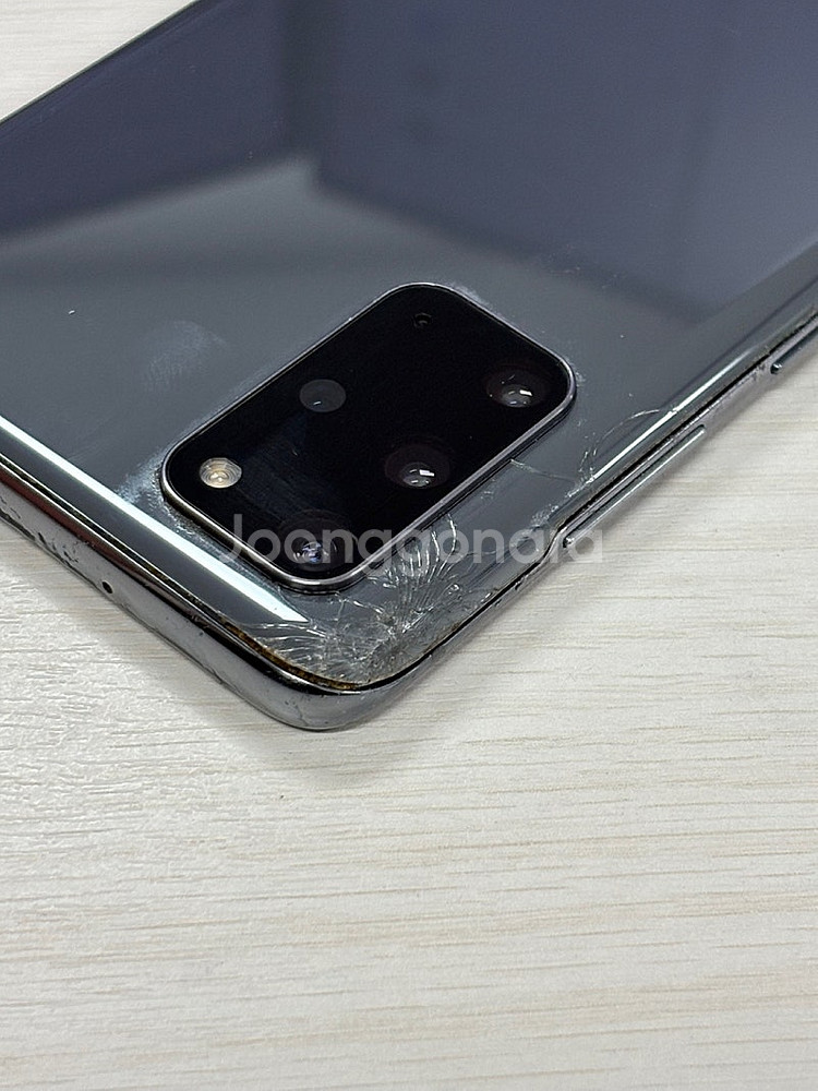 갤럭시 S20플러스 그레이색상 256용량 가성비좋은 꿀매물 단말기 17만 판매합니다--6